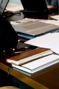 ���𒆐S�ɑ����̐����ƒB���C���^�[�l�b�g�𗘗p